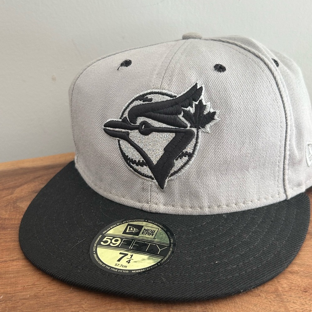 New Era Toronto Blue Jay daredevil  59Fifty fitted cap Grey and Black 7.24 71/4